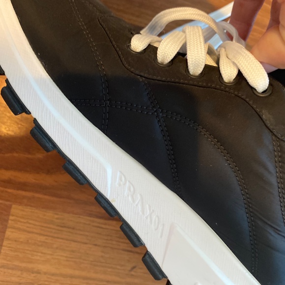 Woman’s Prada sneaker woman’s 7 (37) - Picture 3 of 8